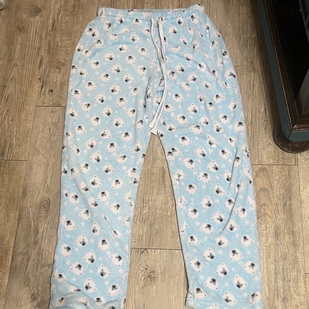 Pillow talk medium fuzzy soft polar bear pajamas pants great condition
